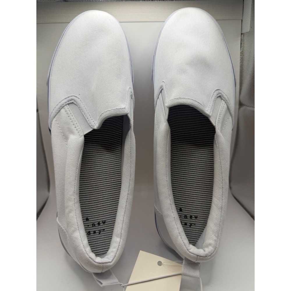 A New Day Millie White Canvas Slip On Sneakers Womens Size 11 Flat Shoes New - Picture 2 of 4